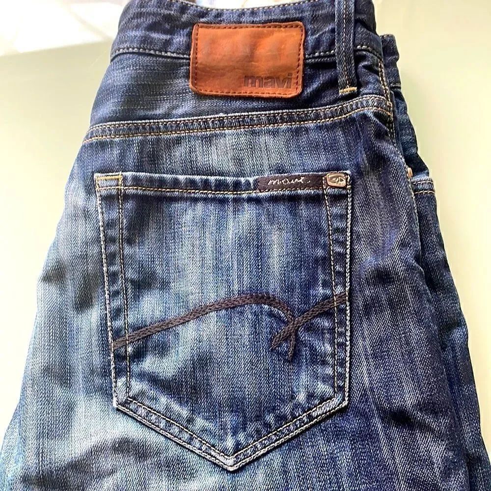 Mavi jeans 32/32 MATT mid-rise boot cut distressed in the back holes